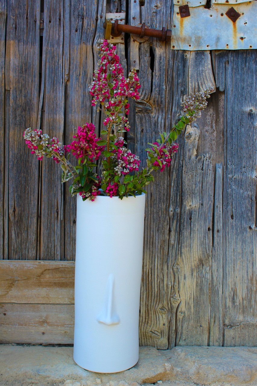 A naso bianco - Crita Ceramiche di Caltagirone